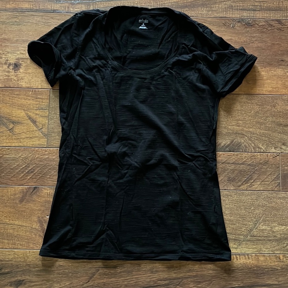 Black Icebreaker tee Merino Wool- small